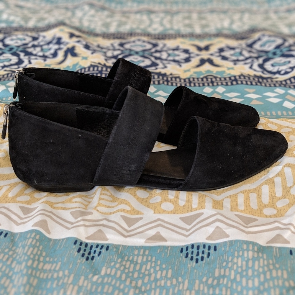 Eileen Fisher Black Point Toe Flat